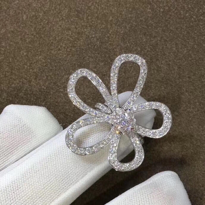 Custom Made Van Cleef & Arpels Flowerlace Ring in 18K White Gold with Diamonds