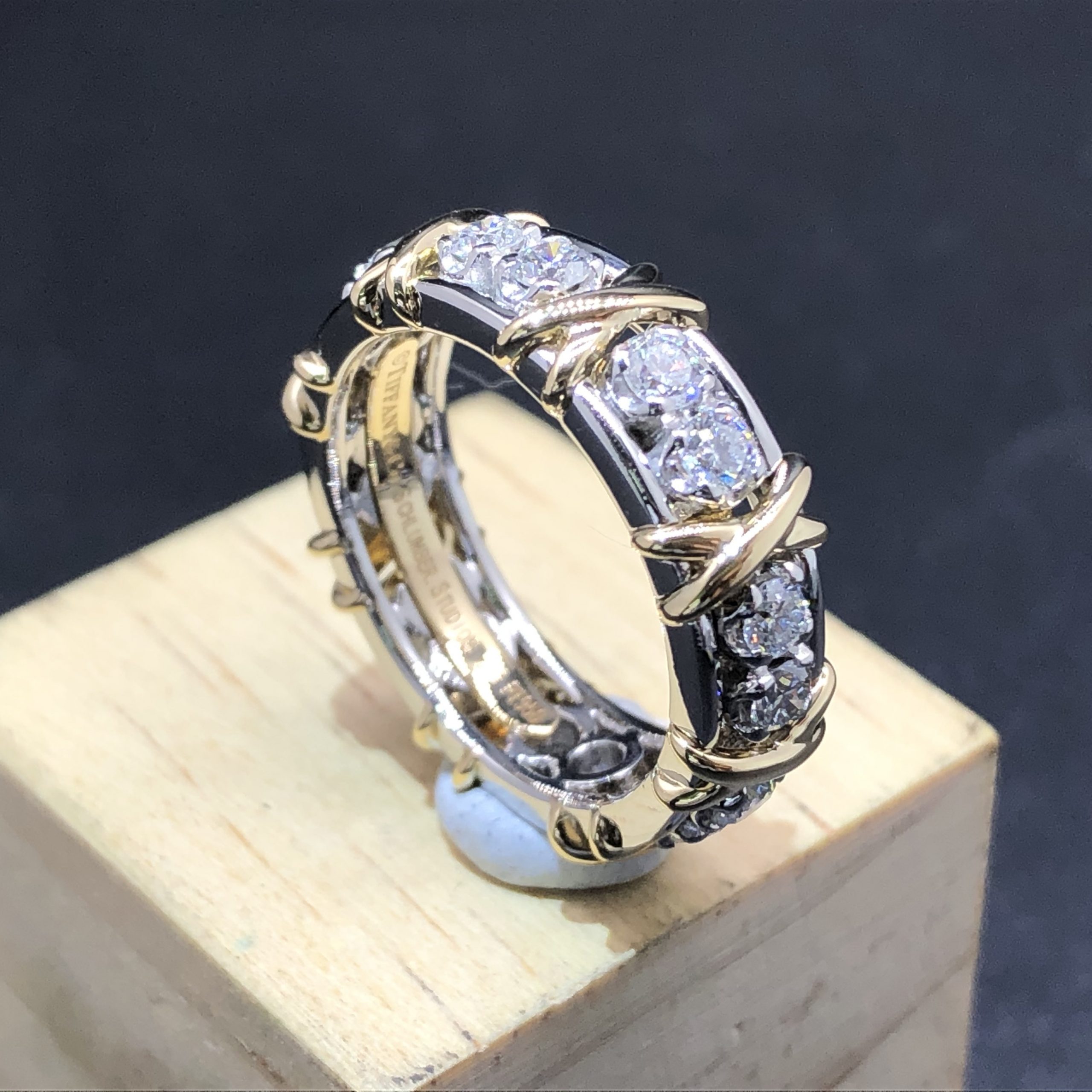 Tiffany & Co. Bague Schlumberger seize diamants sur mesure en or jaune 18 carats et platine