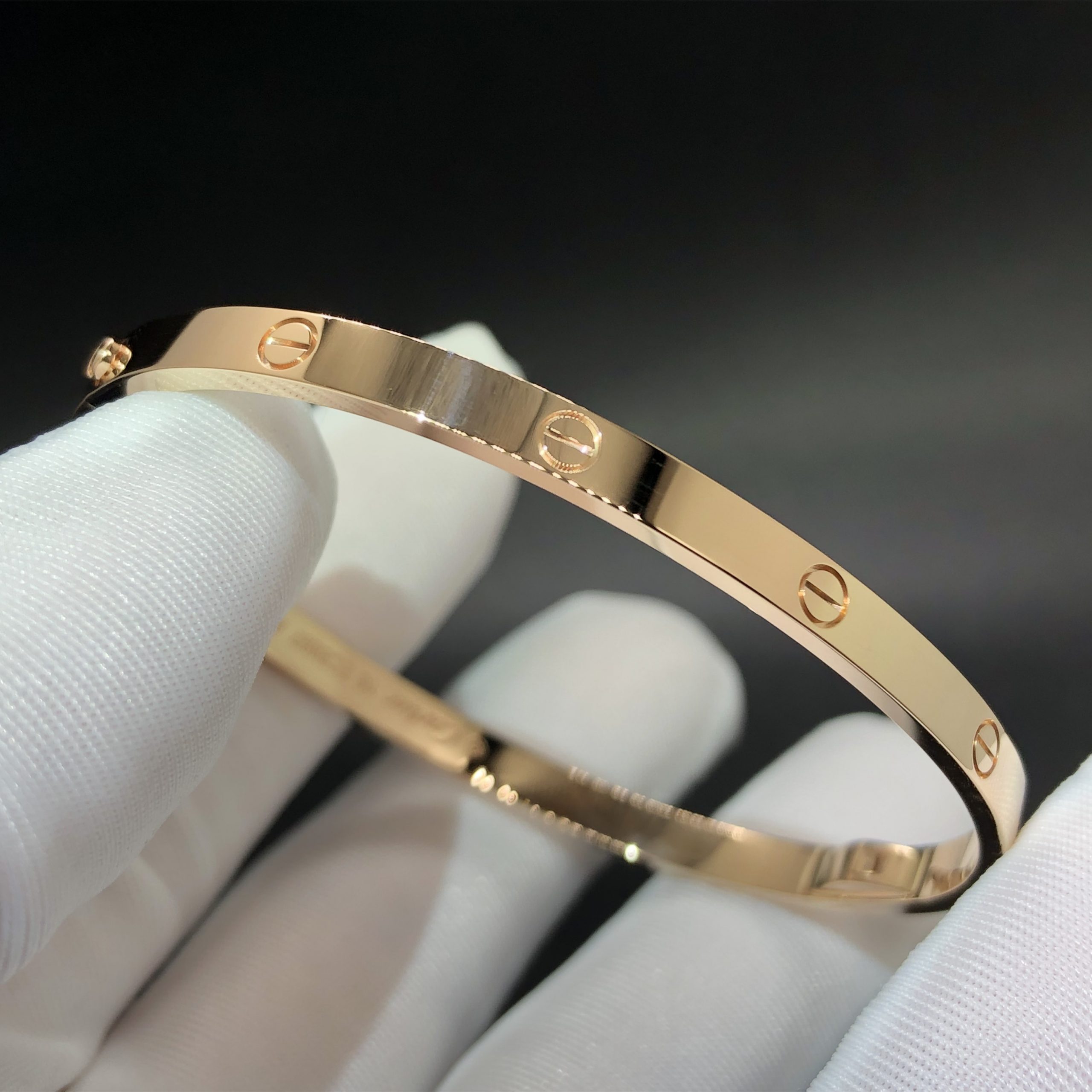 Bracelet Love Cartier fabriqué sur mesure en or rose massif 18 carats, Petit modèle